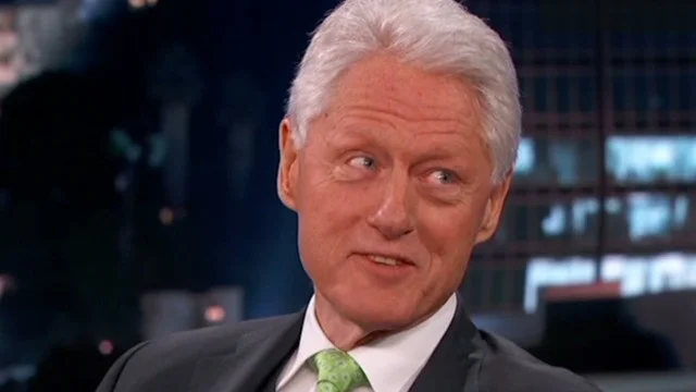 Bill Clinton parla dell'America's “Zone 51