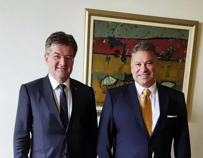 Lajcak meets with Escobar, talk about Kosovo- Serbia