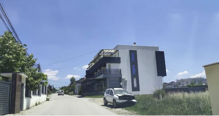 Burnt auto mistero due mesi a Pristina