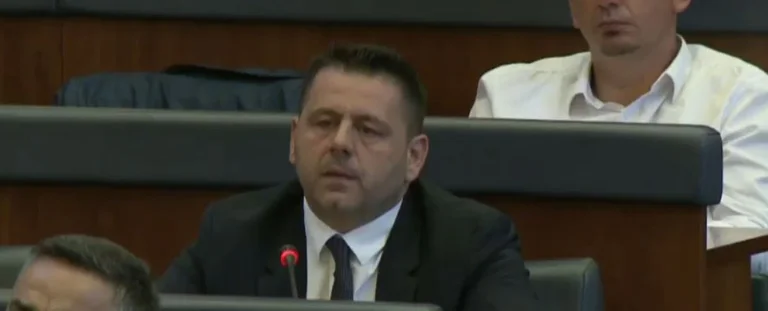 You've become prime minister of Yugoslavia's vote, who are you, to call us Beque Berisha explodes at Albin and Iron