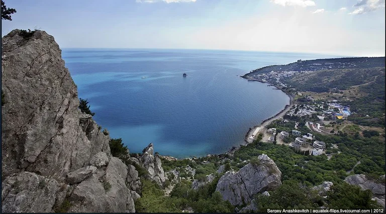 France Wants Ukraine to Return Crimean
