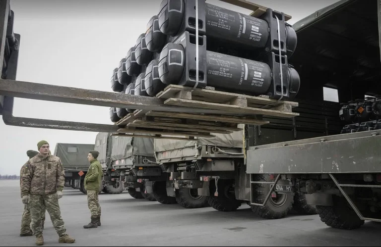 Ukraine: With the new American weapons, we're going to bring the Crimea and the Donbas back.