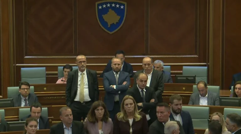 Discours de blocage : Konjufca appelle les chefs de groupe pour des consultations