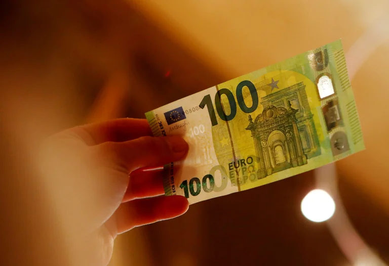 100 euros for students expected to come up next week