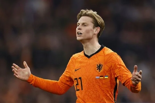 De Jong answers to United interest: I'm at the best club in the world.