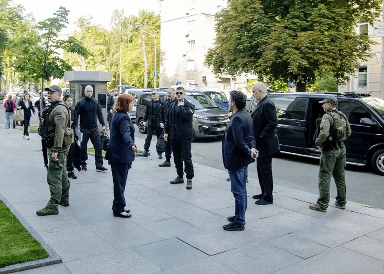 Rama and Abazovic arrive in Kiev
