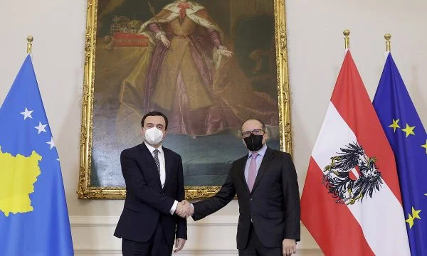 Kurti pospuso la reunión con el diplomático austriaco