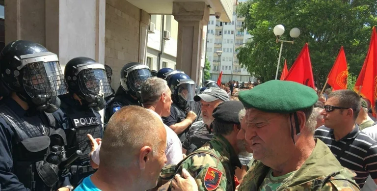 Veterians get back on foot Thursday after the approval of the Minimal Page: The Land of Shame