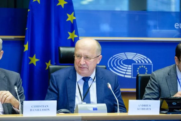 Rapporteur du PE: La Serbie choisit entre l'UE et Poutine