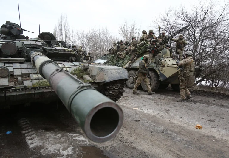La Russie dit qu'elle a gagné environ 100 milliards d'euros de la vente de carburant pendant 100 jours de guerre