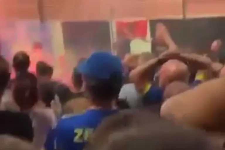 V The moment the fans fired on fireworks from the Greeks