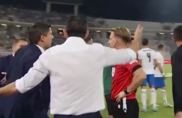 Zahlreiche Spannungen im griechischen Stadion -- Spiel mit Kosovo kurz unterbrochen