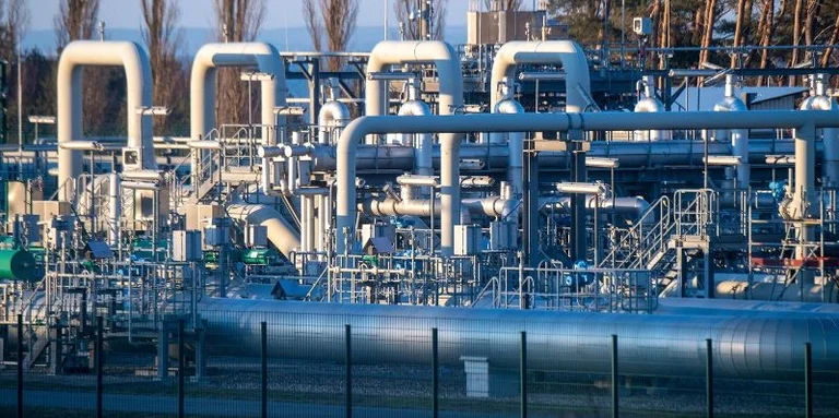 Russia won 93 billion euros in the first 100 days of war by selling oil and gas in the world