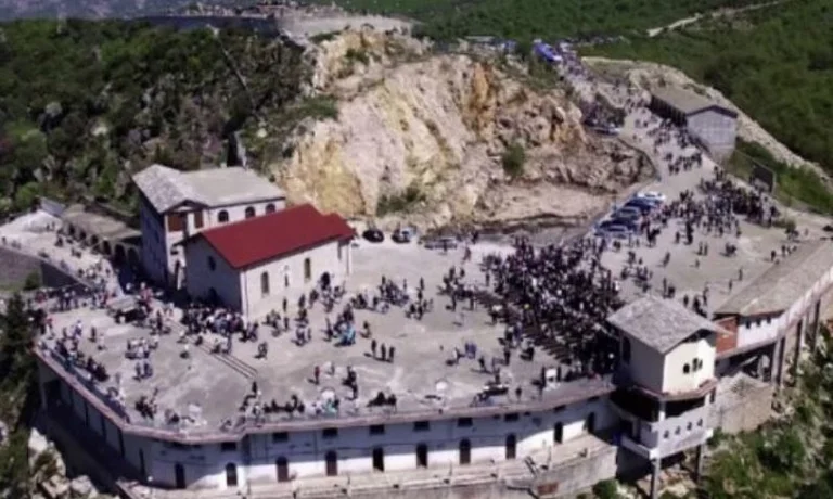 Cher à l'église de Lach, gravement blessé