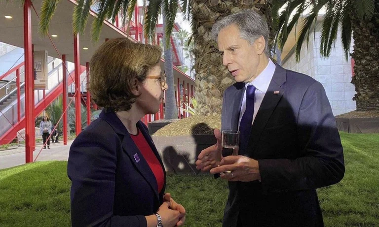 Cette fois, vous confondez le nom du secrétaire Blinken pour un khah.
