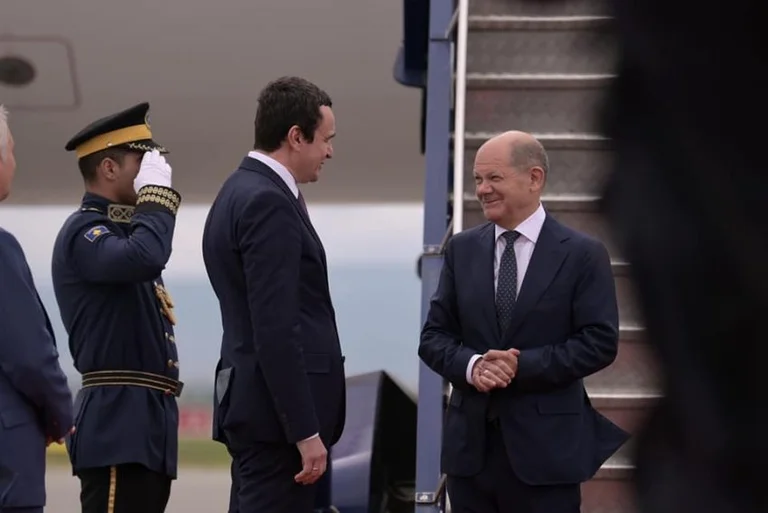 Scholz à Pristina: Pourquoi cette visite est très importante, rapporte le journal allemand