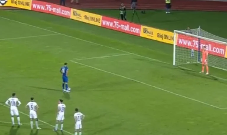 Kosovo ahead of the Vedat Muriqi marks in 9th minute, the number bearing legend Fadil Vokri