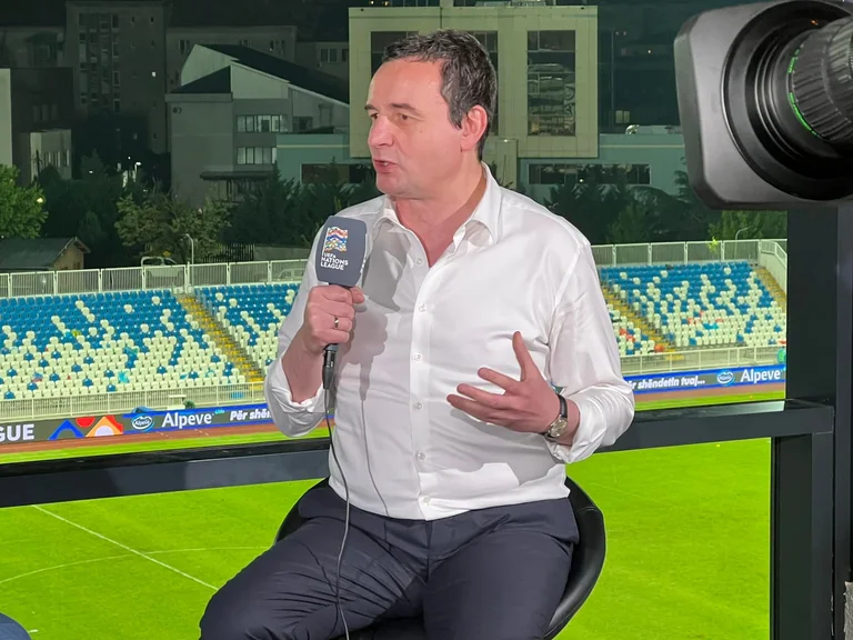 Kurti: Se il Kosovo continua a giocare così, avrà bisogno di uno stadio più grande