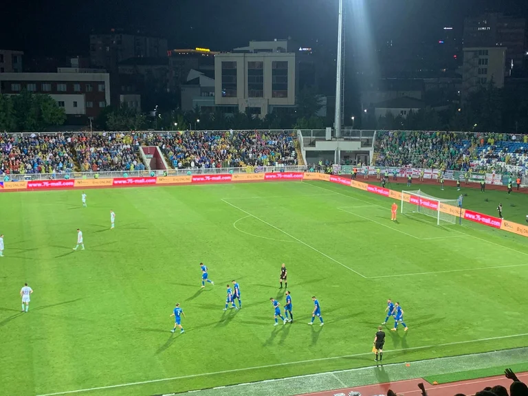 Kosovos Glückstag 9th, Fadil Vokrri 9 und erstes Ziel in 9th Minute