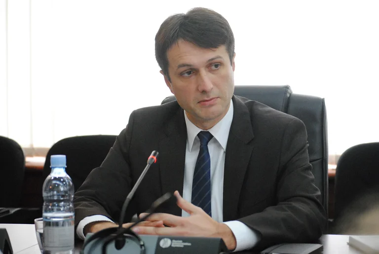 Murati për deklaratat e ashpra të QUINT’it: Qeveria duhet t’u paraprijë gjërave, e jo të dalim keq para ndërkombëtarëve