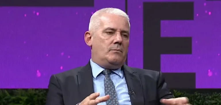 Xhelal Sveçla i quan militantë të PDK’së e AAK’së krejt veteranët e UÇK’së që protestuan pardje
