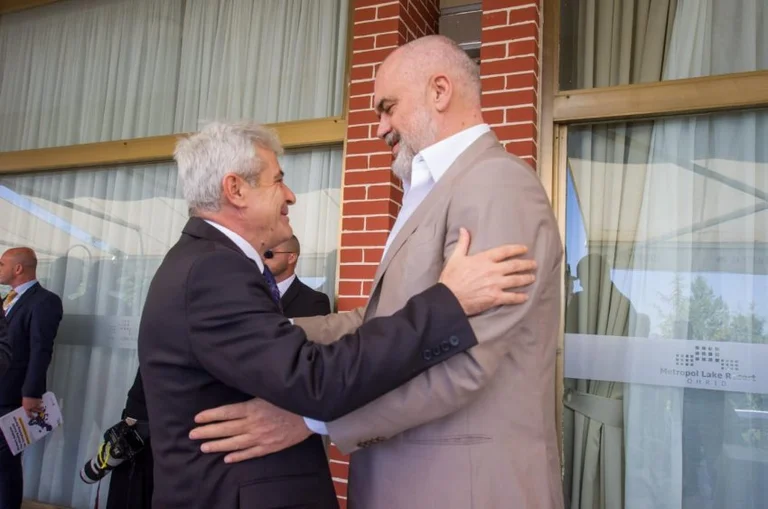 Edi Rama loue Ali Ahmeti : C'est l'un des pionniers des Balkans ouverts