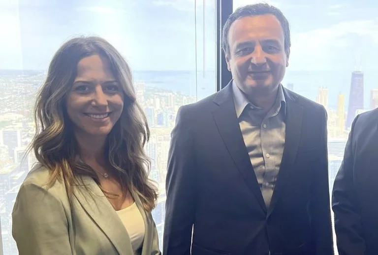 La famille des locataires libres de Kurt rend visite à son entreprise aux États-Unis : Les institutions doivent nous soutenir