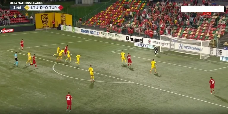 Le footballeur turc marque un objectif incroyable '% passe 4 footballeurs rivaux