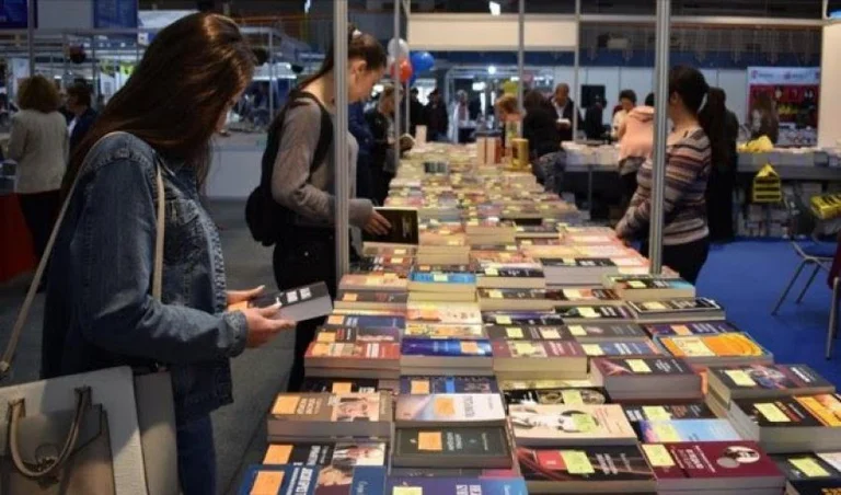 Fiera del libro si apre a Pristina, oltre 100 editori presenti circa duemila nuovi titoli