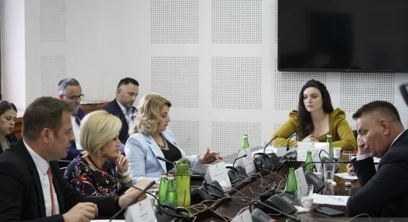 This Commission met to assess a visit they received to Albania: It appears fruitful.