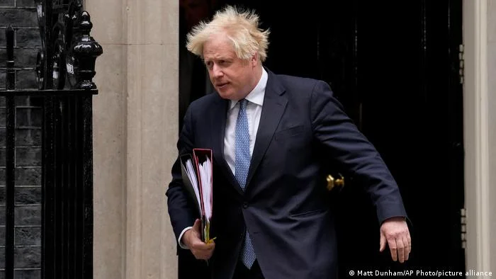 Boris Johnson survives no-confidence vote
