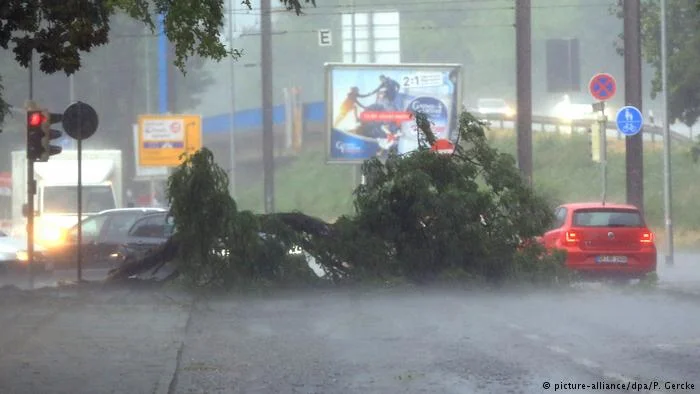 De fortes tempêtes se poursuivent en Allemagne