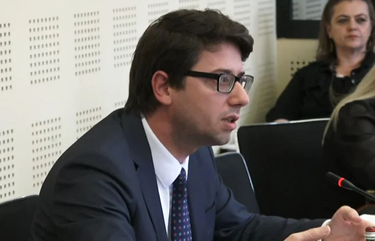 Murati desea que la salud sea una prioridad, Dreshai se sorprende y dice: La salud no es buena, ministro