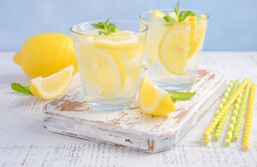 To lose weight, add this ingredient daily to lemon water