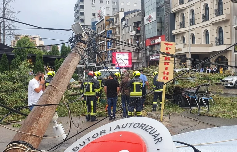 Il tragico ieri: vittima di quercia, fulmine e incidente