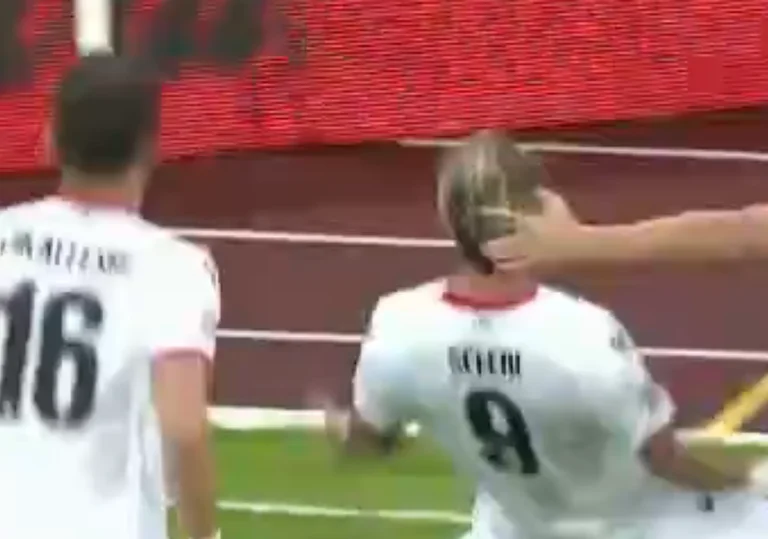 Albania está en la parte Seferiitieiiiiiii en Albaniania.
