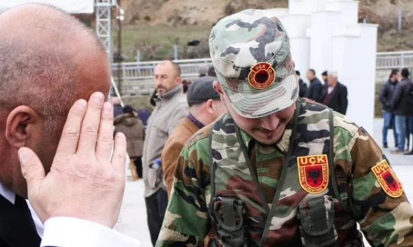 “With veterans, today and in the weather”, Ramush Haradinaj supports veterans protesting before government object