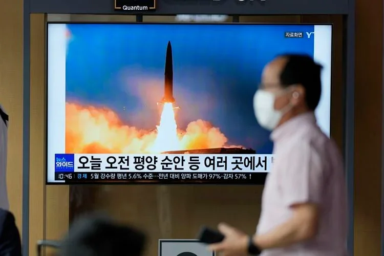 Réponse des États-Unis et de la Corée du Sud à la Corée du Nord : Huit missiles baltes