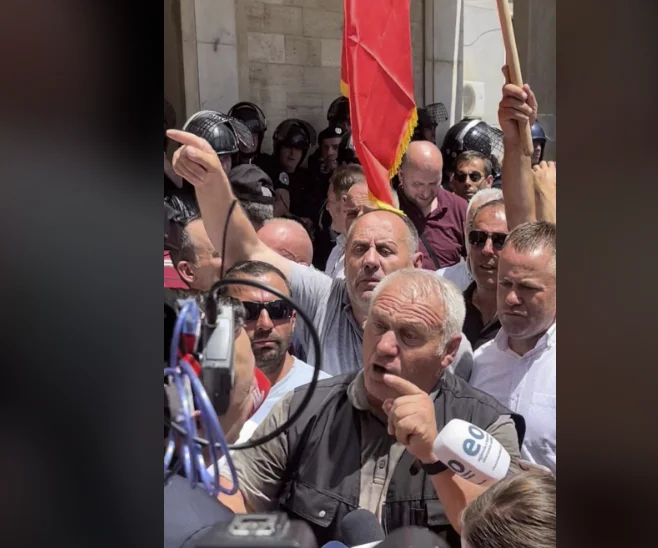 Send a message to power: Since we've captured weapons against Milosevic, we catch them for this government (VIDEO)