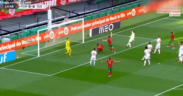 Ronaldos harter Schuss auf die Schweiz é Carvalho schickt den Ball ins Netz