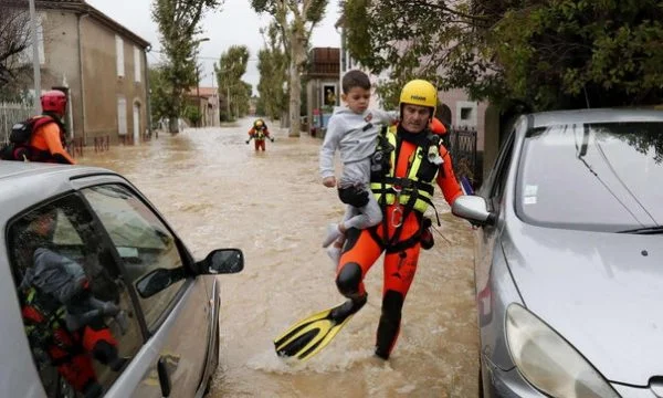 Un morto e quindici feriti in Francia