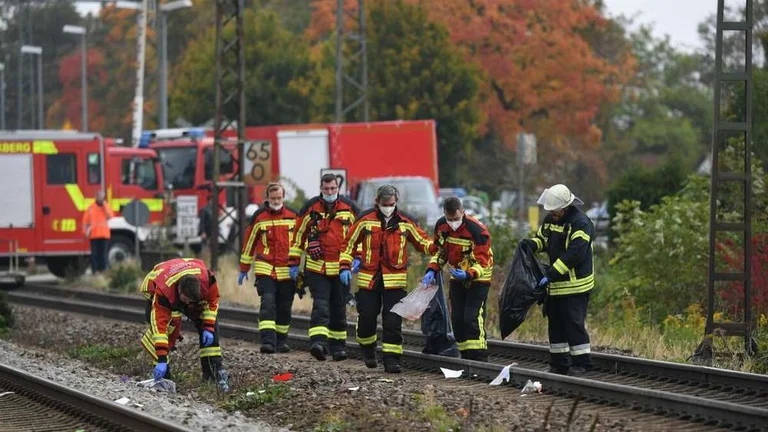 Three dead, 16 seriously injured after the train gets off track in Germany