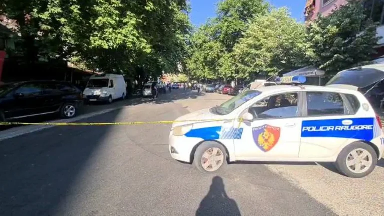 Murder in Shkodra: 10 bullets in the direction of the businessman, drinking coffee with his employee