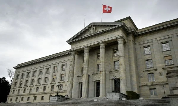 La Suisse l'a condamné à 7 ans d'exil, les efforts de la sportive du Kosovo pour y rester