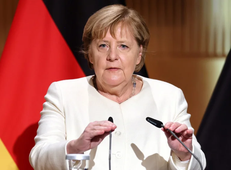 Merkel flet pas takimit me Kurtin dhe Vuçiqin: Ka një përparim të vogël