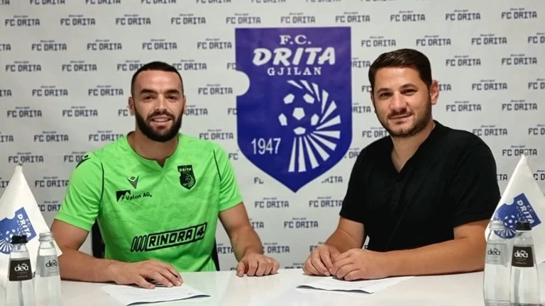 Official: Florijan Smakqi signs with light