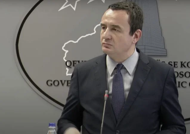 Kurt risponde a Violet von Harmony: il Kosovo ha l'Associazione dei comunisti e crede che io come primo ministro stia diventando troppo lontano