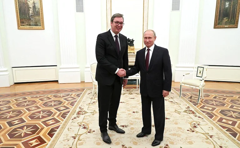 La Serbie renforce sa dépendance à l'égard de la Russie : menace pour la région