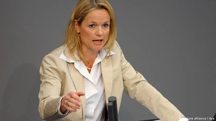 Le rapporteur du PE pour le Kosovo Violet von Cromon se rend aujourd'hui au Kosovo