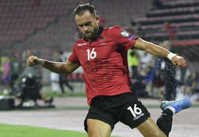 Chilles avant les combats dans la Ligue des jambes: Nous sommes chanceux que la Russie a été expulsée.